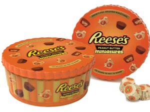 קופסת פח מלאה בחטיפי ריסס  - <span class='eng'>Reese's Peanut Butter Miniatures Tin</span>