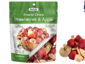 חטיף מיקס פרוסות תפוח ותות קריספי - DJ & A Freeze Dried Strawberry Apple