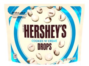 חטיפי שוקולד חלב- הרשי - HERSHEY'S COOKIES & CREAM DROPS