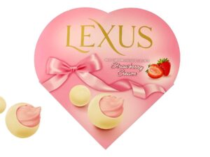 מארז לב כדורי שוקולד לבן ממולא קרם תות - Lexus Heart White Chocolate Strawberry